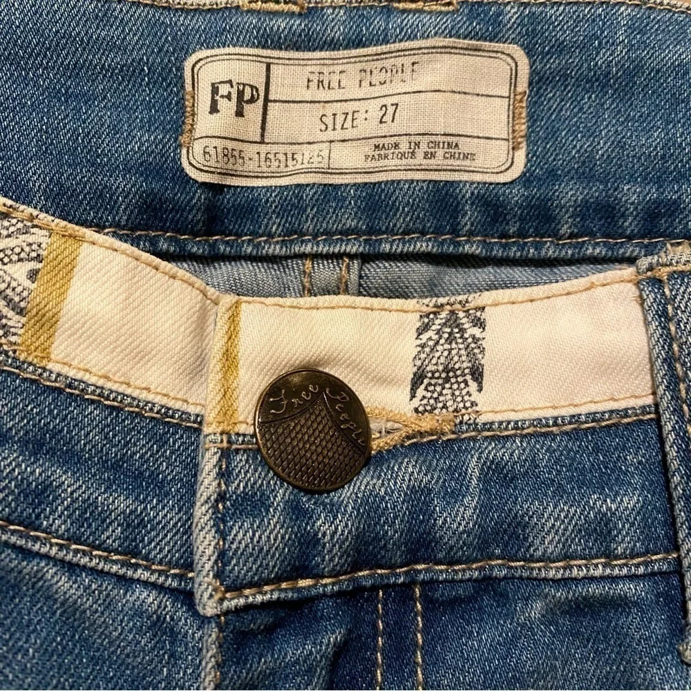 FREE PEOPLE Women Blue Danica Mid Rise Flare Bell Bottom Raw Hem Boho Jeans -27